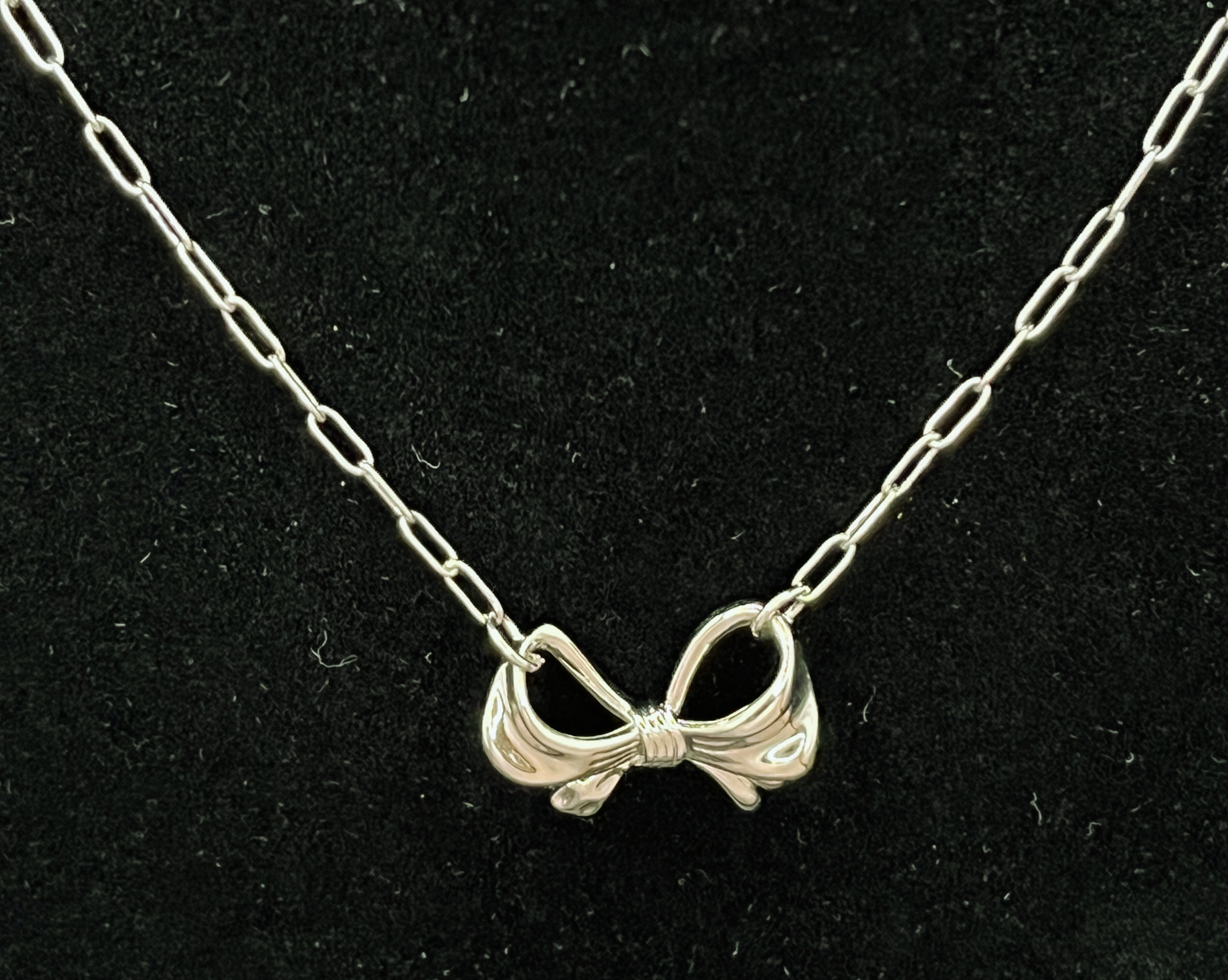 Bow Necklace