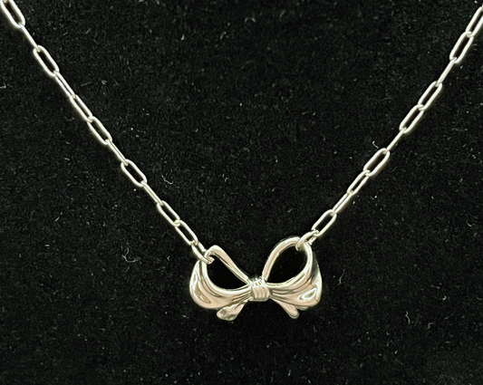 Bow Necklace