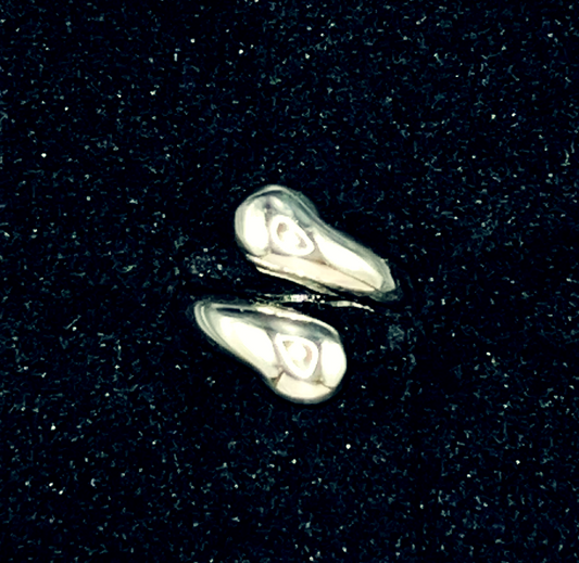 Sterling Silver Kiss Lock Ring