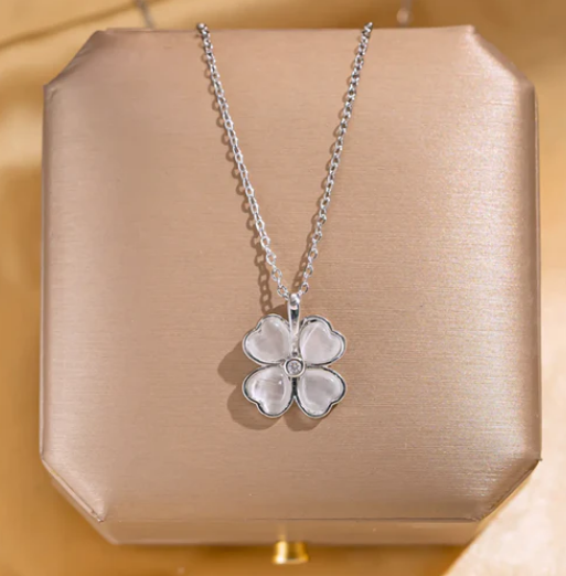 Elegant Flower Necklace
